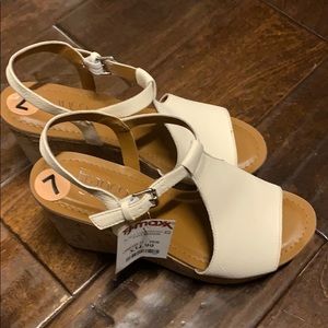 Women’s wedge shoes